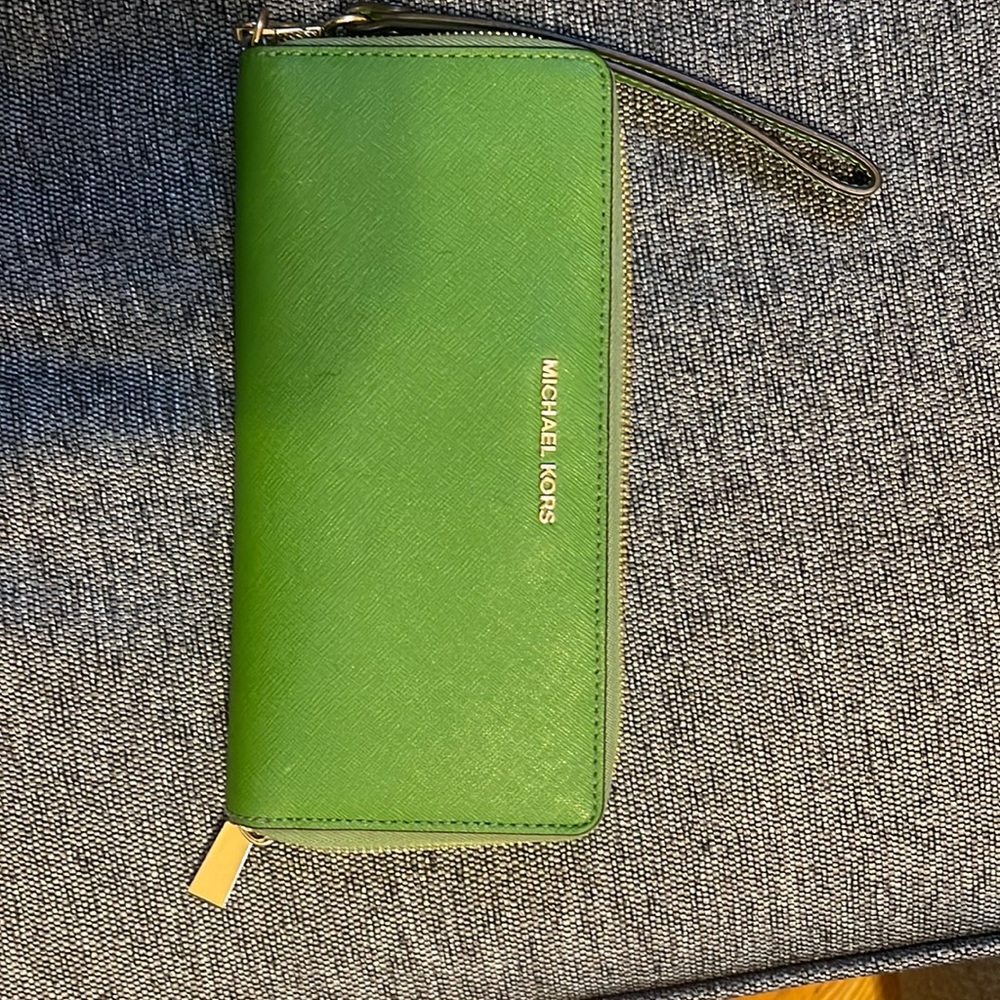 Michael Kors leather continental wristlet